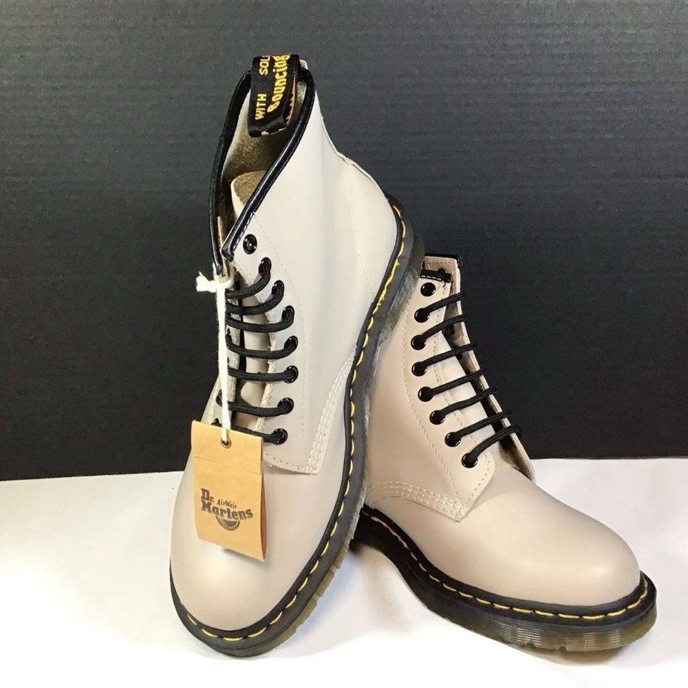 Dr Martens AirWair Leather Boots Unisex 31008 Taupe Men’s 9 Ladies 10 EU 42 Uk 8